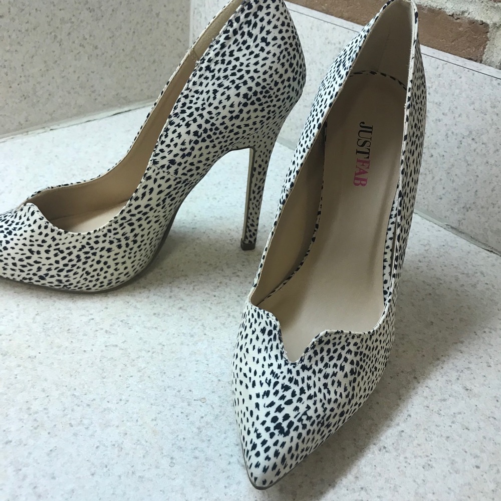 Just Fab animal print high heel. 6.5